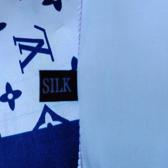 Vintage Louis Vuitton Scarf 100% Silk 38" x 41" Lilac/Navy - Picture 4 of 7